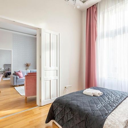 Luxury 3Bedrm 2Bathrm Apartment With Danube River View Budapest Ngoại thất bức ảnh