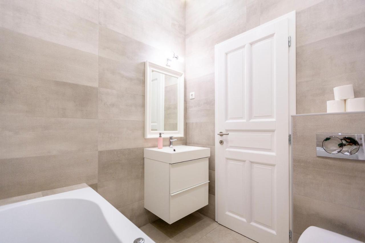 Luxury 3Bedrm 2Bathrm Apartment With Danube River View Budapest Ngoại thất bức ảnh